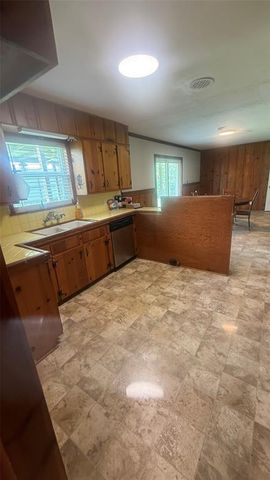 5580 Hooks Avenue, Beaumont, TX 77706