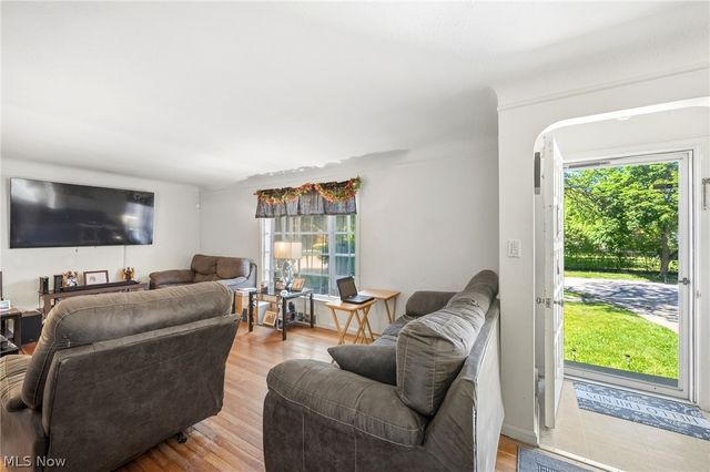 3830 Sherwood Road, South Euclid, OH 44121