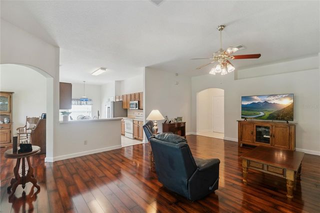 1094 GOLF POINT LOOP, Apopka, FL 32712