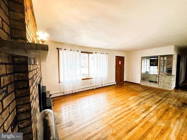 545 MORTON AVE, Rosenhayn, NJ 08352