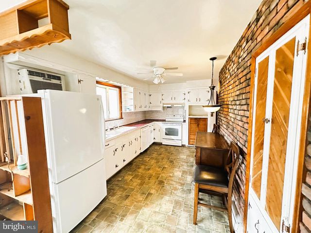 545 MORTON AVE, Rosenhayn, NJ 08352