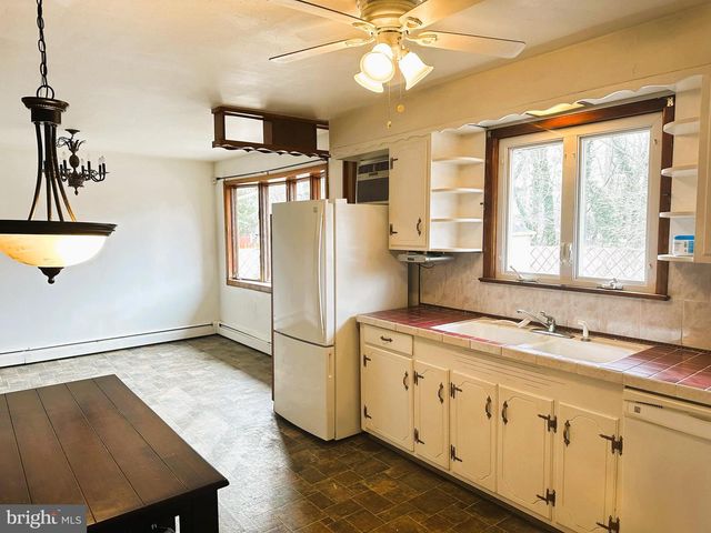 545 MORTON AVE, Rosenhayn, NJ 08352