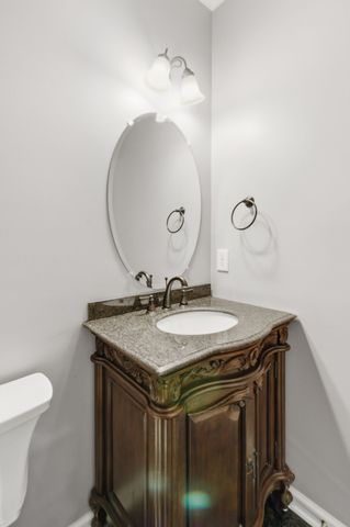 1005 Valley Cove Ct, Nashville, TN 37221