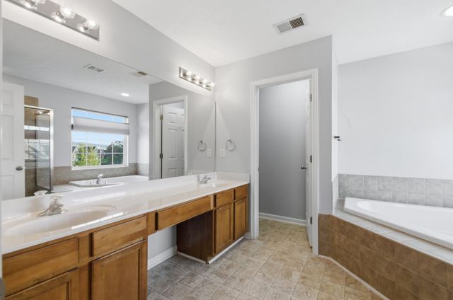 1005 Valley Cove Ct, Nashville, TN 37221