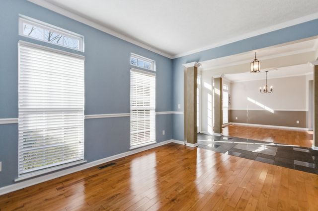 1005 Valley Cove Ct, Nashville, TN 37221