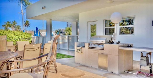 2731 NE 14th St Cswy 335, Pompano Beach, FL 33062