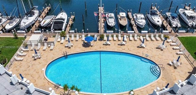 2731 NE 14th St Cswy 335, Pompano Beach, FL 33062