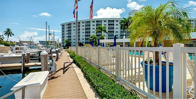 2731 NE 14th St Cswy 335, Pompano Beach, FL 33062