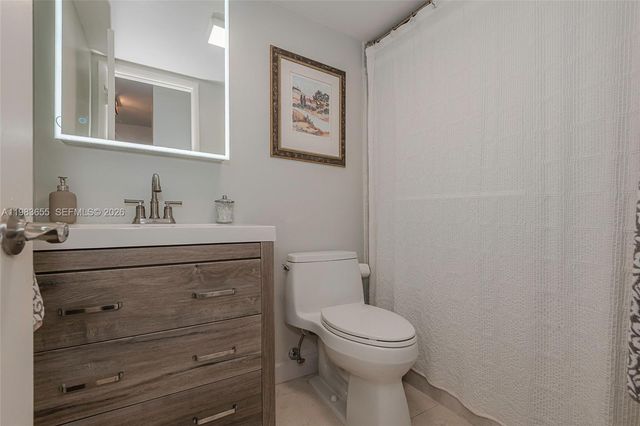 2731 NE 14th St Cswy 335, Pompano Beach, FL 33062