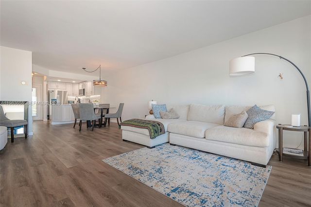 2731 NE 14th St Cswy 335, Pompano Beach, FL 33062