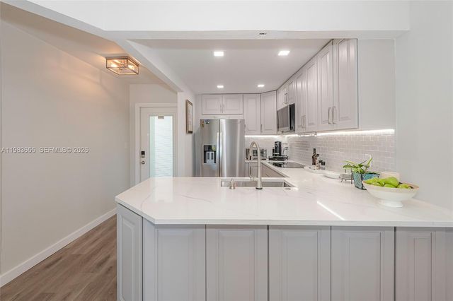 2731 NE 14th St Cswy 335, Pompano Beach, FL 33062