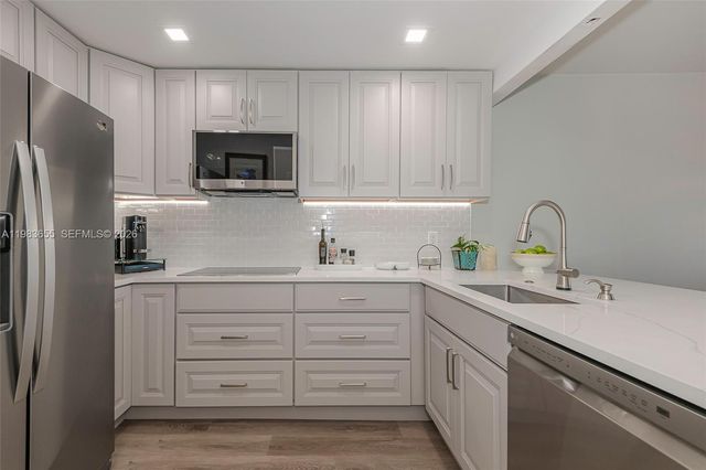 2731 NE 14th St Cswy 335, Pompano Beach, FL 33062