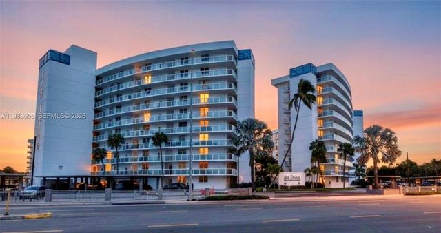 2731 NE 14th St Cswy 335, Pompano Beach, FL 33062