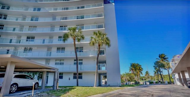 2731 NE 14th St Cswy 335, Pompano Beach, FL 33062