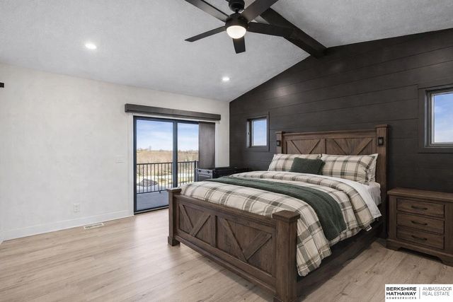 19002 Acorn Drive, Gretna, NE 68028