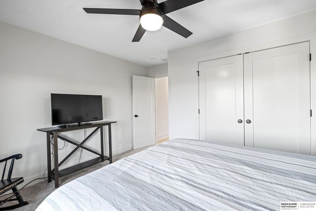 19002 Acorn Drive, Gretna, NE 68028