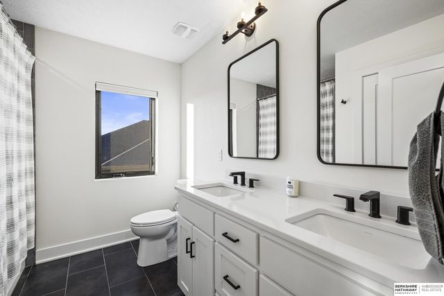 19002 Acorn Drive, Gretna, NE 68028