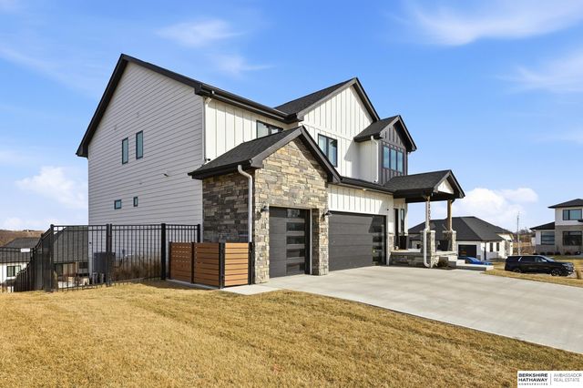 19002 Acorn Drive, Gretna, NE 68028