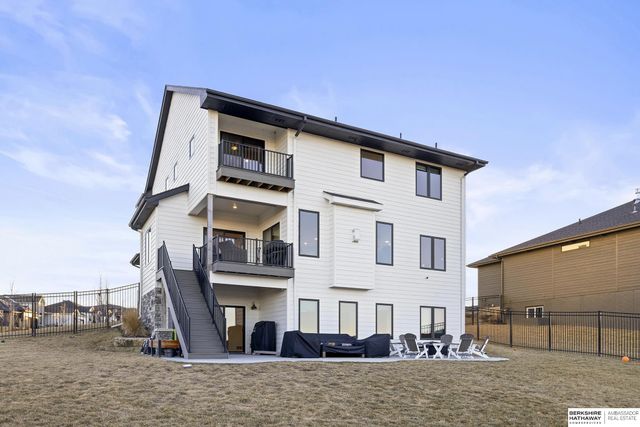 19002 Acorn Drive, Gretna, NE 68028