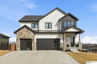 19002 Acorn Drive, Gretna, NE 68028