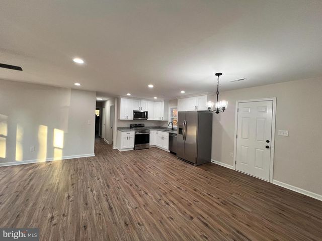 1950 S TIDWELLS RD, Montross, VA 22520