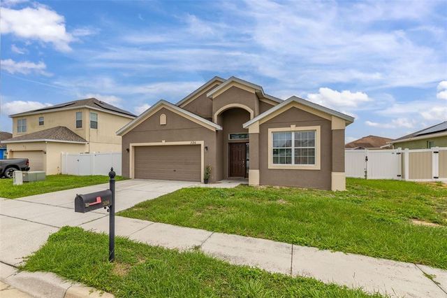 326 HIGHLAND MEADOWS AVENUE, Davenport, FL 33837