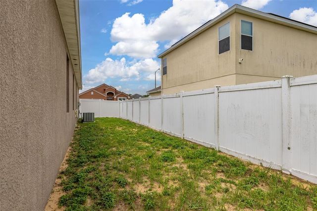 326 HIGHLAND MEADOWS AVENUE, Davenport, FL 33837