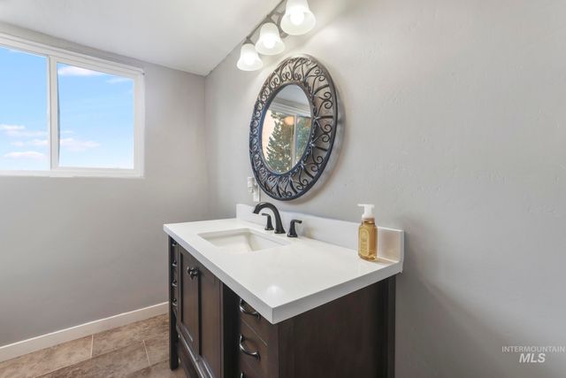 214 E 16th Avenue, Jerome, ID 83338