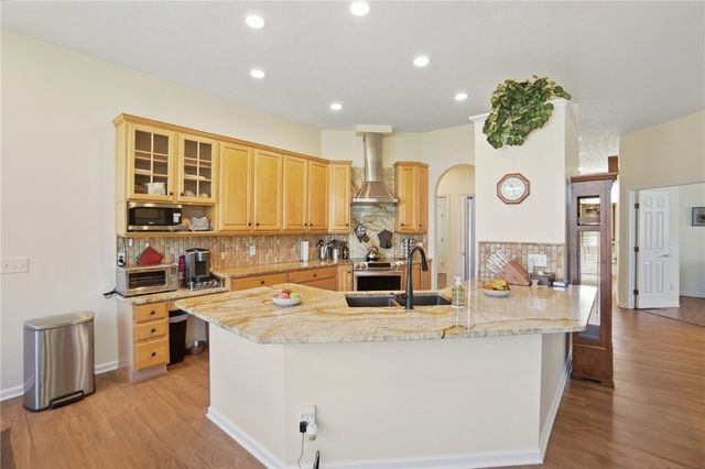 582 Yankee Trace Drive, Centerville, OH 45458