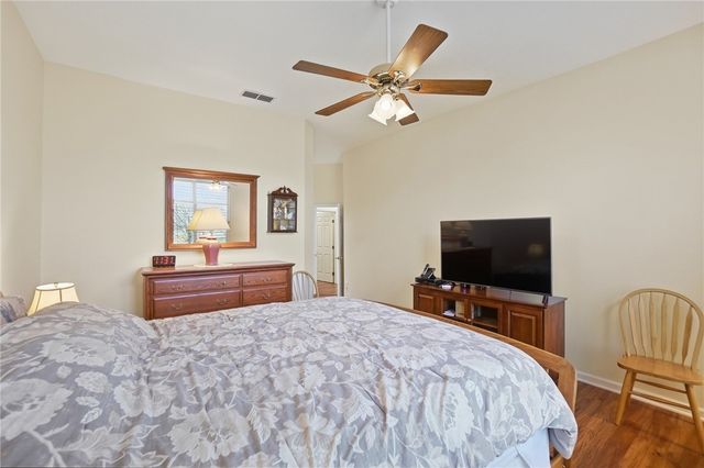 582 Yankee Trace Drive, Centerville, OH 45458