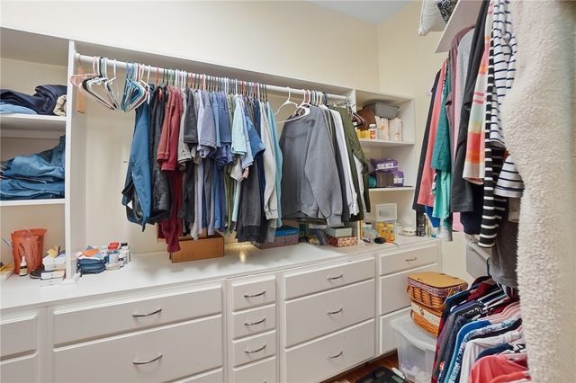 582 Yankee Trace Drive, Centerville, OH 45458