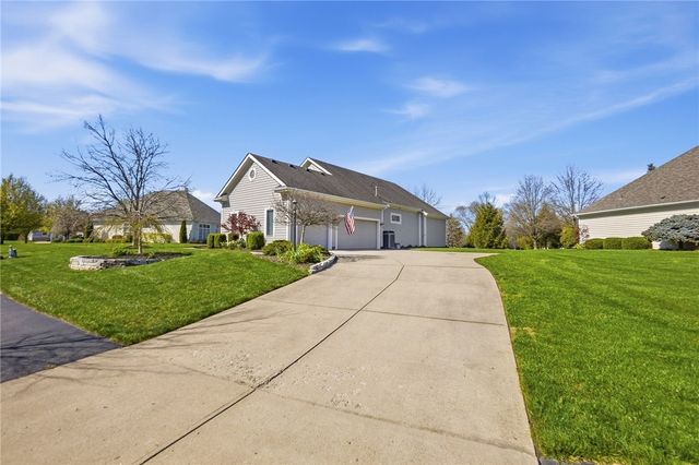 582 Yankee Trace Drive, Centerville, OH 45458