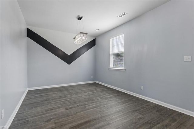 124 Meadows Landing LN, Suffolk, VA 23434