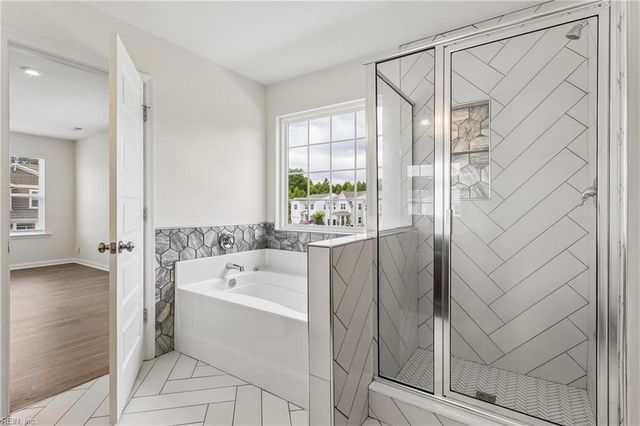 124 Meadows Landing LN, Suffolk, VA 23434