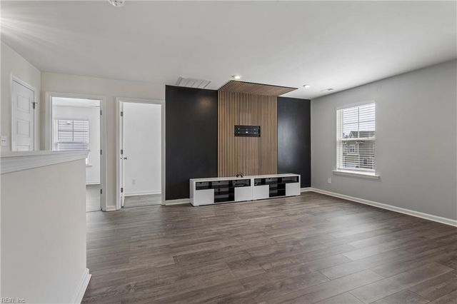 124 Meadows Landing LN, Suffolk, VA 23434