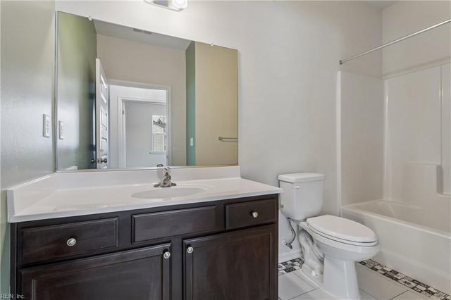 124 Meadows Landing LN, Suffolk, VA 23434