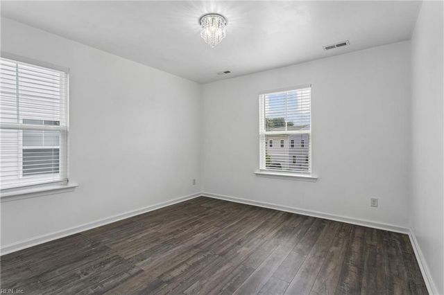 124 Meadows Landing LN, Suffolk, VA 23434