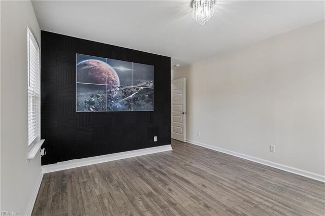 124 Meadows Landing LN, Suffolk, VA 23434