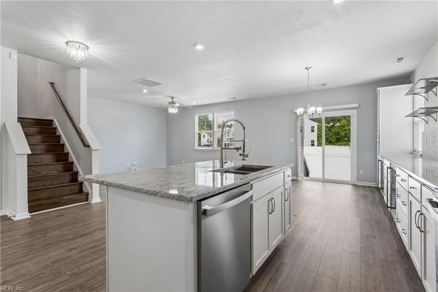 124 Meadows Landing LN, Suffolk, VA 23434