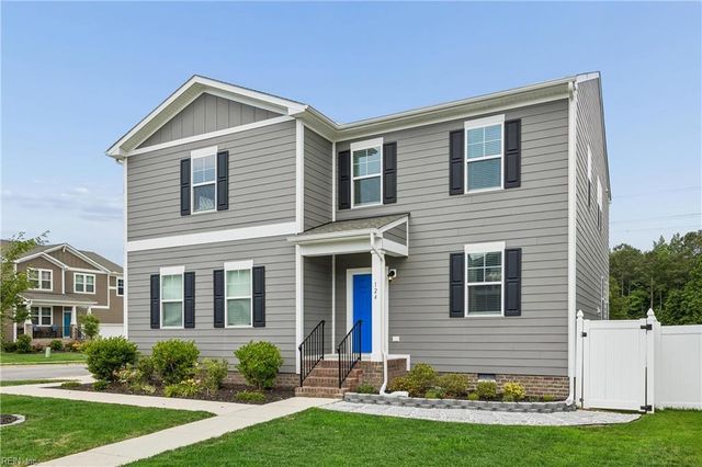 124 Meadows Landing LN, Suffolk, VA 23434