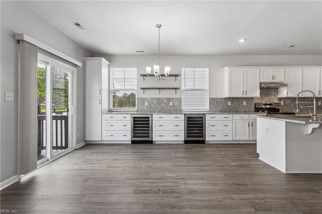 124 Meadows Landing LN, Suffolk, VA 23434