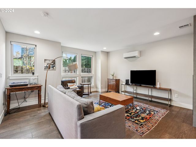 7926 Se 6TH Ave, Portland, OR 97202