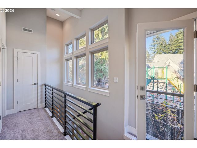 7926 Se 6TH Ave, Portland, OR 97202