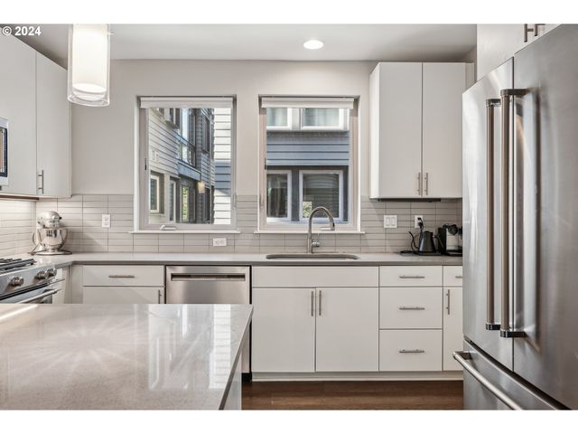 7926 Se 6TH Ave, Portland, OR 97202