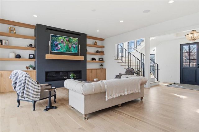 15540 52nd Place N, Plymouth, MN 55446