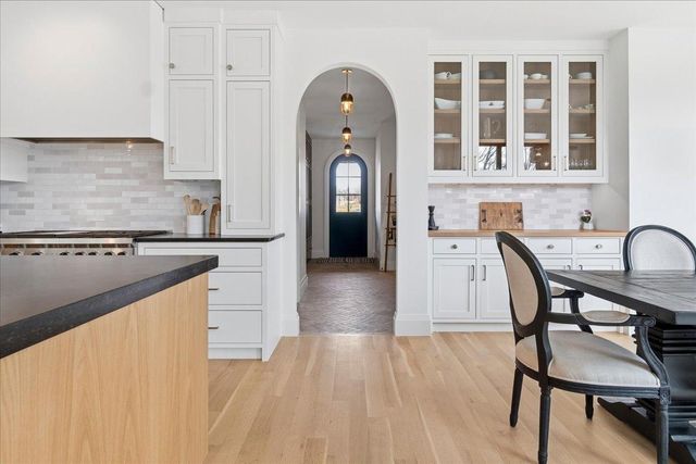 15540 52nd Place N, Plymouth, MN 55446