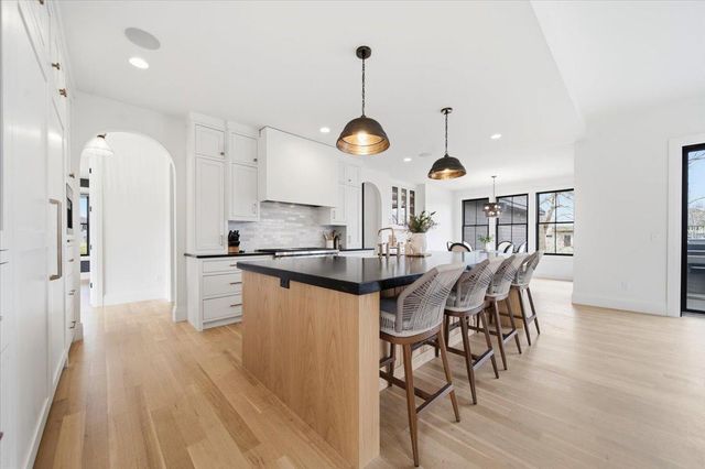 15540 52nd Place N, Plymouth, MN 55446