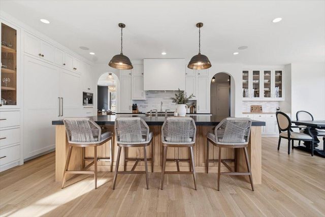 15540 52nd Place N, Plymouth, MN 55446