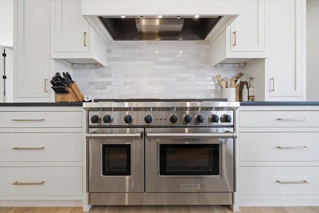 15540 52nd Place N, Plymouth, MN 55446