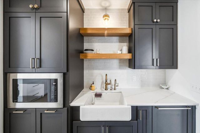 15540 52nd Place N, Plymouth, MN 55446